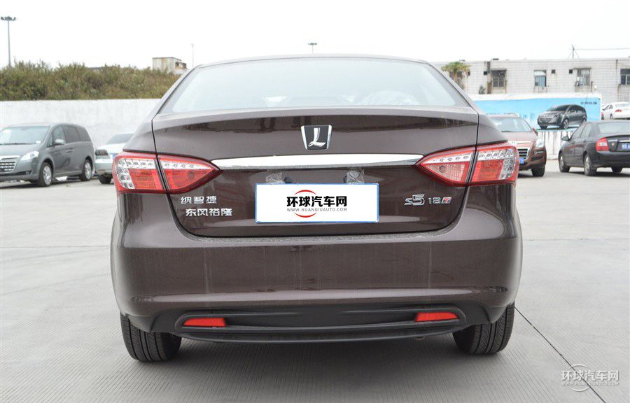 2014款 榮耀導航版 1.8T 手動精致型