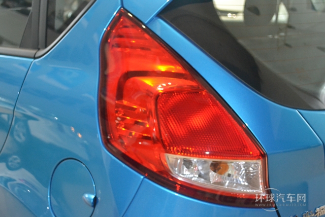 2013款 兩廂 1.5L 自動時尚型