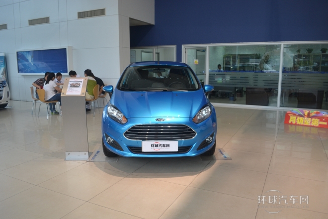 2013款 兩廂 1.5L 自動時尚型