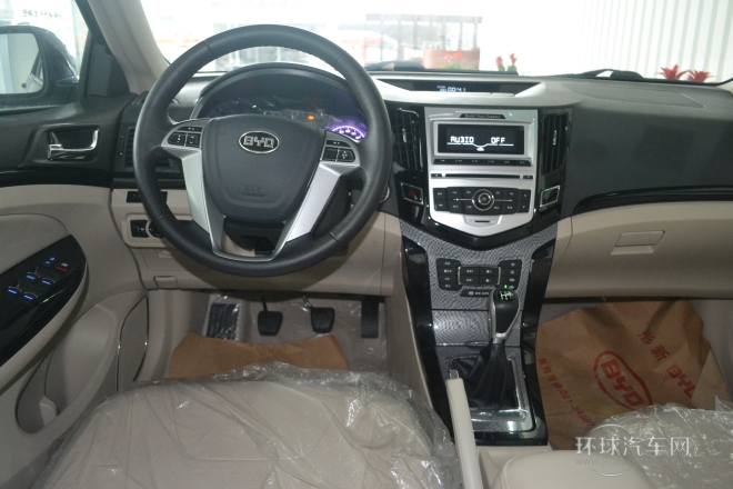 2014款 1.5L 手動舒適型