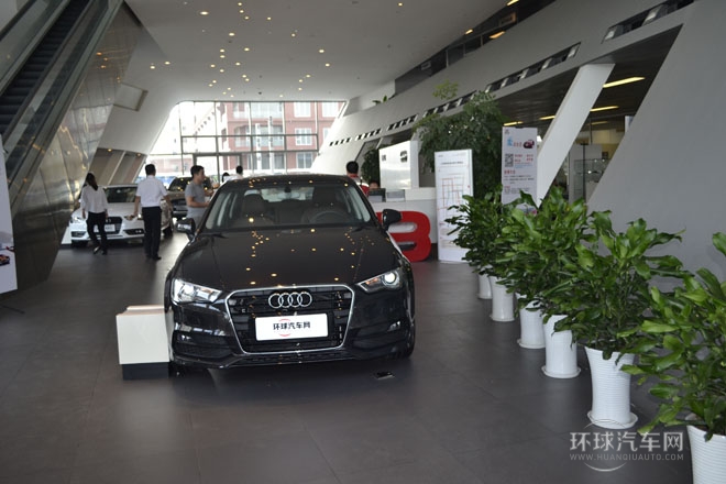 2014款 Limousine 40 TFSI S line舒適型