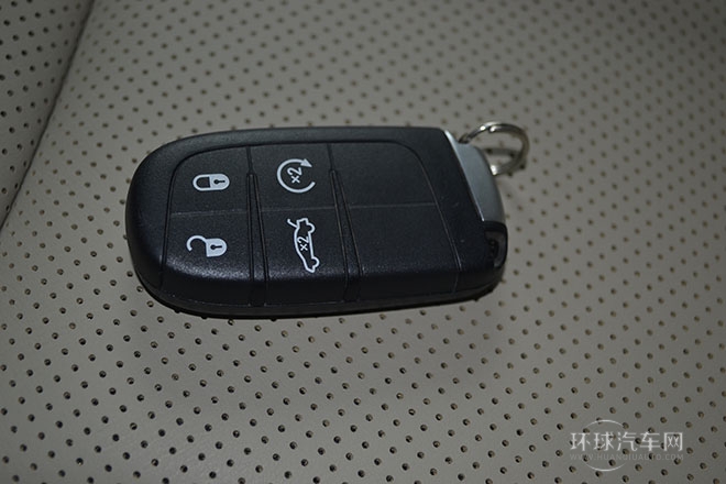 2013款 3.6L 尊適版