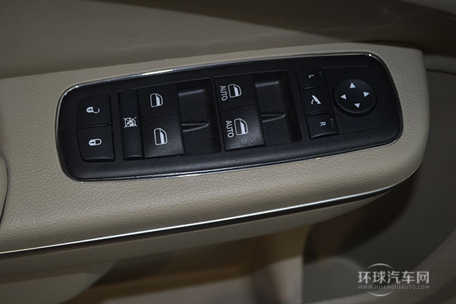 2013款 3.6L 尊適版