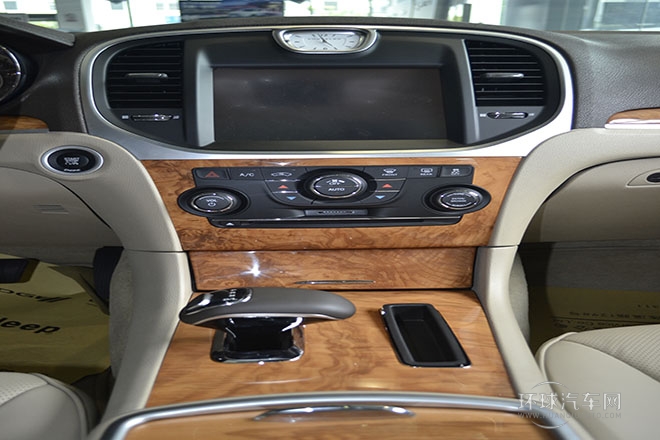 2013款 3.6L 尊適版