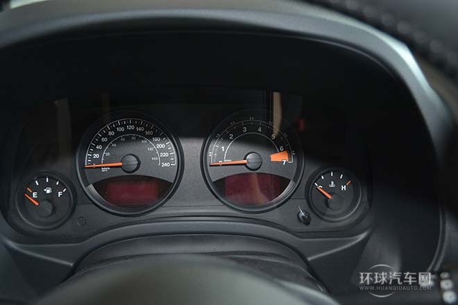 2014款 改款 2.0L 兩驅進取版