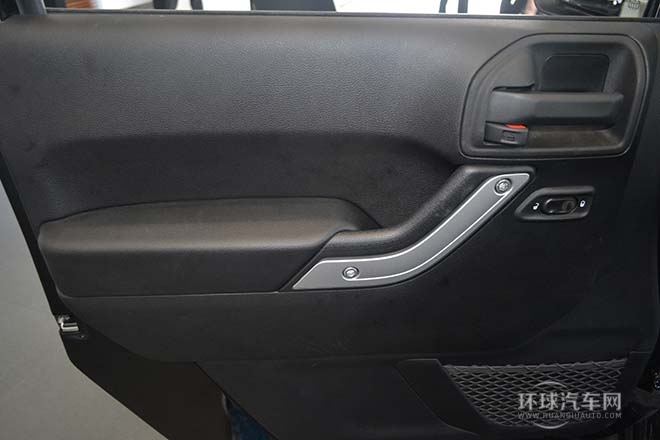 2014款 3.0L 四門版 Sahara