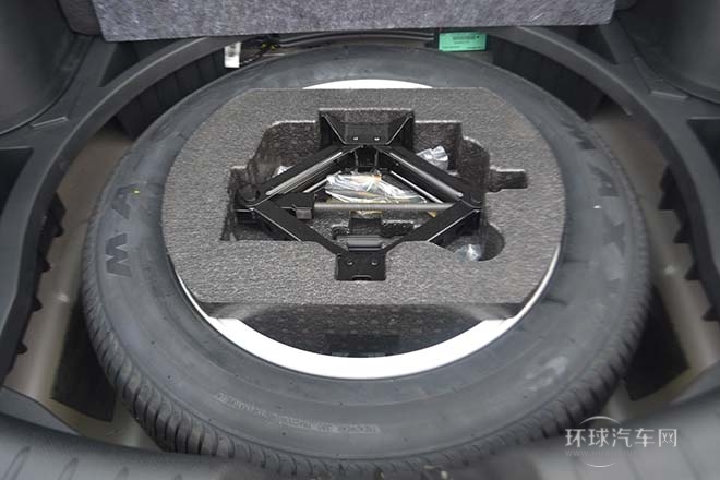 2013款 1.8T 自動四驅至尊版