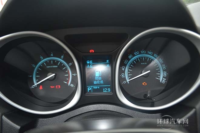 2013款 1.8T 自動四驅至尊版