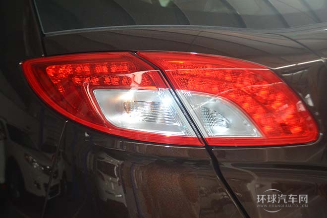 2013款 1.8T 自動(dòng)四驅(qū)至尊版