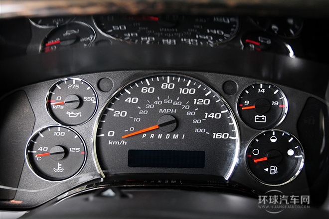 2014款 6.0L 長(zhǎng)軸領(lǐng)袖版