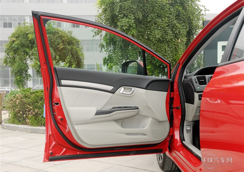 2014款 1.8L 自動豪華版