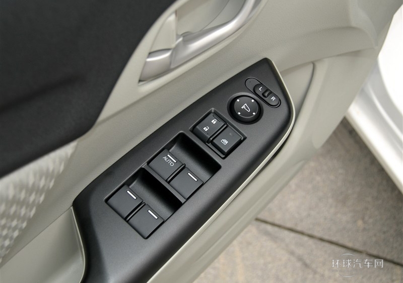 2014款 1.8L 自動舒適版