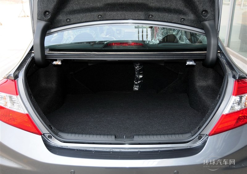 2013款 十周年紀念 1.8L 自動豪華版