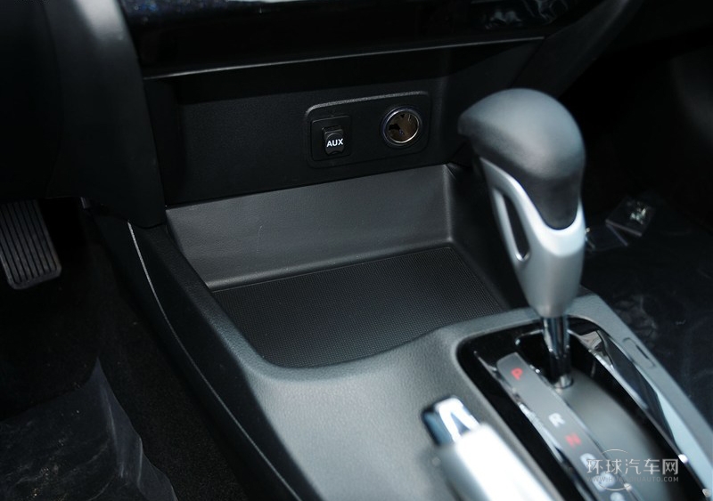 2013款 十周年紀(jì)念 1.8L 自動(dòng)豪華版