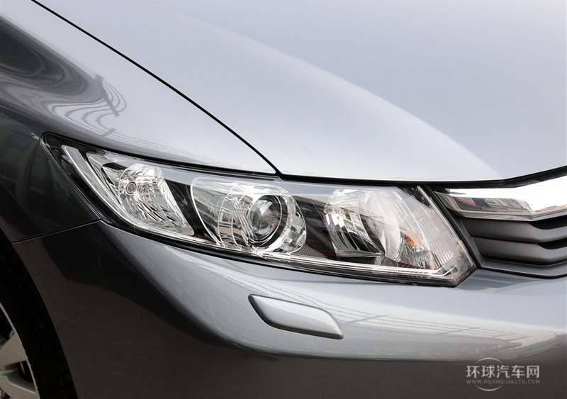 2013款 十周年紀(jì)念 1.8L 自動豪華版