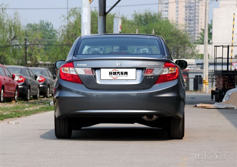 2013款 十周年紀念 1.8L 自動豪華版