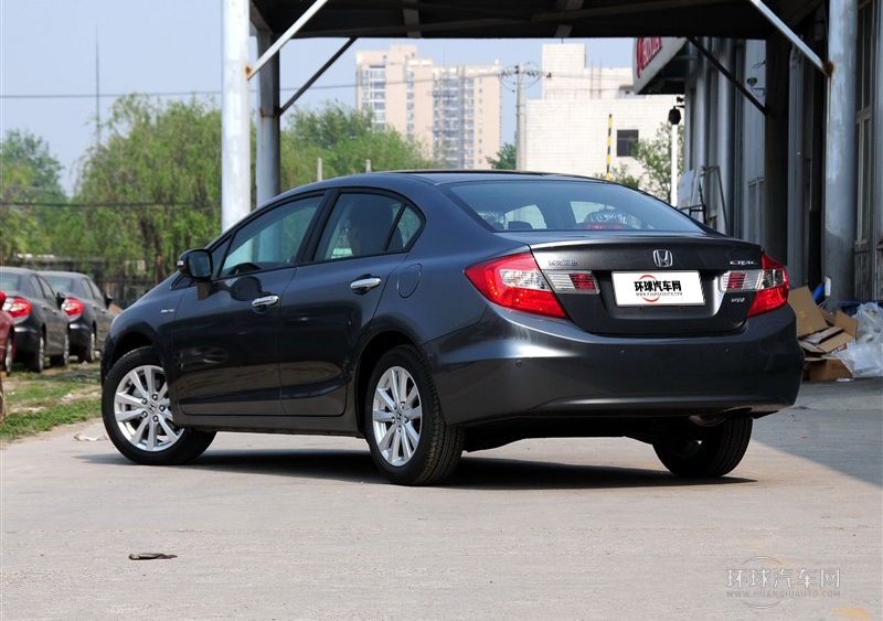 2013款 十周年紀念 1.8L 自動豪華版