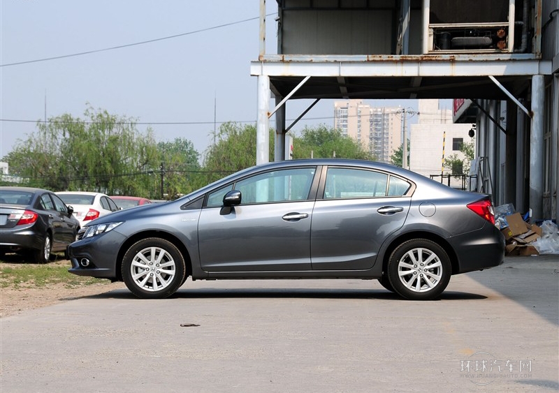 2013款 十周年紀念 1.8L 自動豪華版