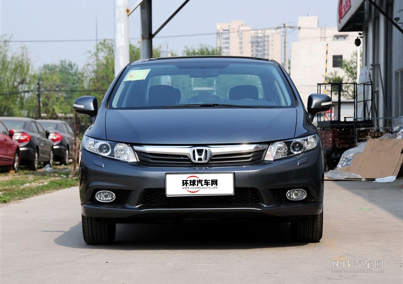 2013款 十周年紀念 1.8L 自動豪華版