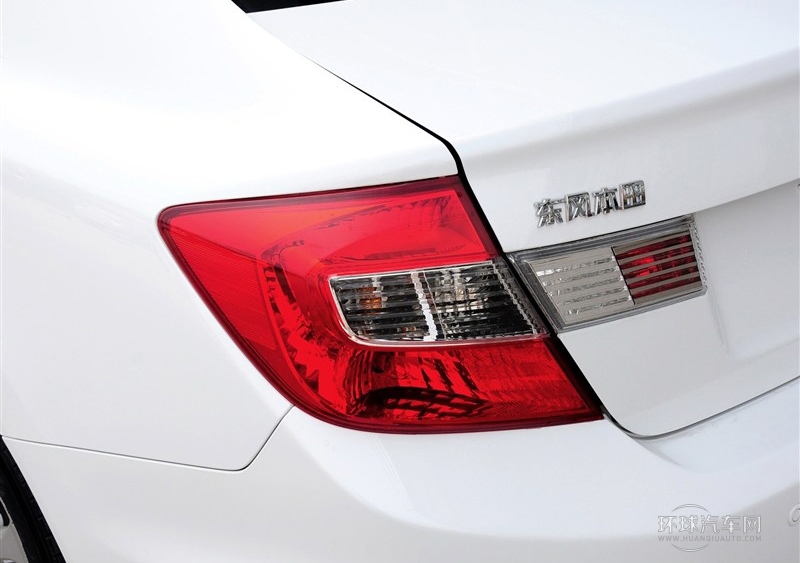 2013款 十周年紀念 1.8L 自動舒適版