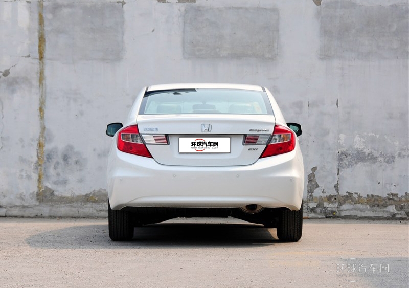 2013款 十周年紀念 1.8L 自動舒適版