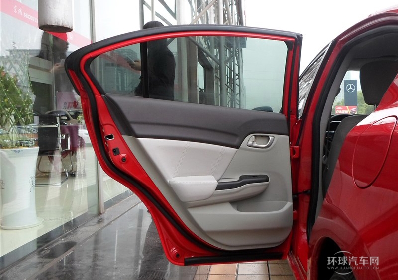 2013款 十周年紀念 1.8L 手動舒適版