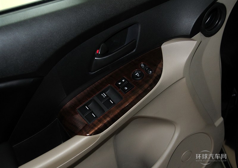 2014款 2.4L 舒適版