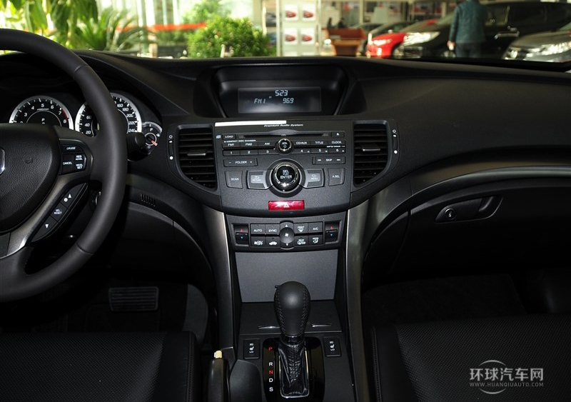 2013款 2.4L 豪華版