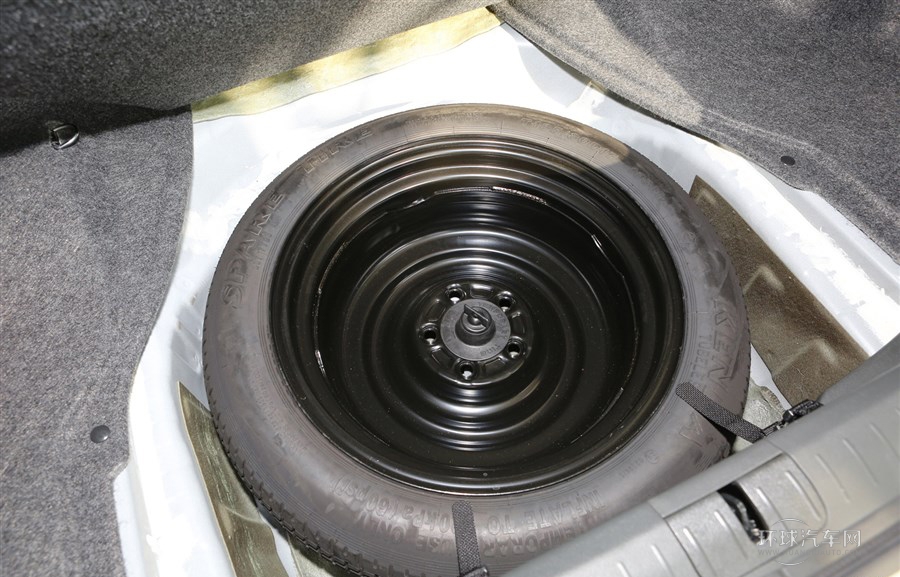 2013款 2.0L 尊貴版