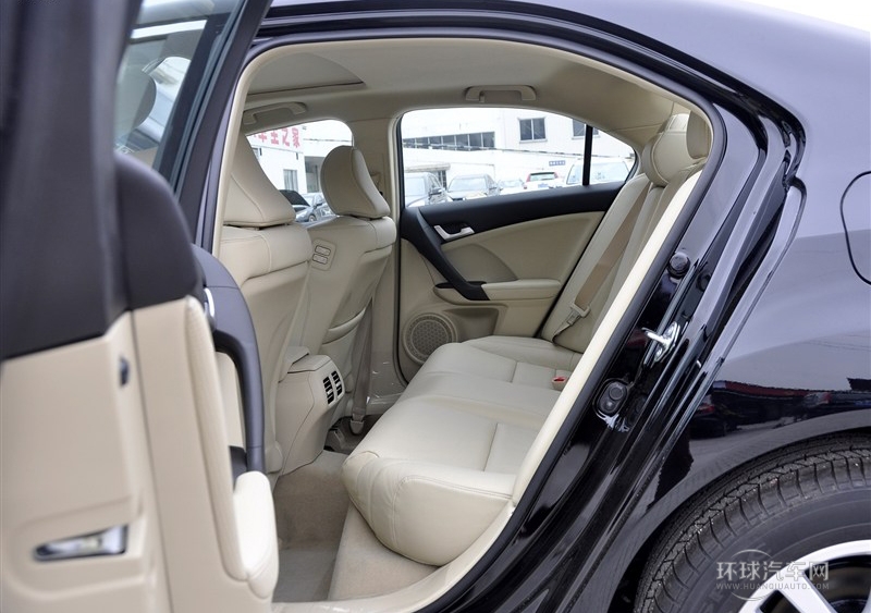 2013款 2.0L 豪華版