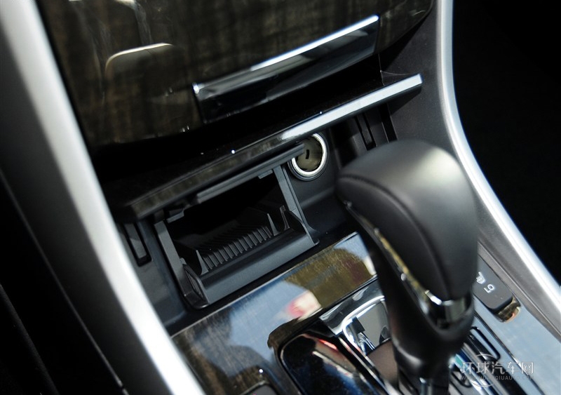 2014款 3.0L VTI 尊貴版