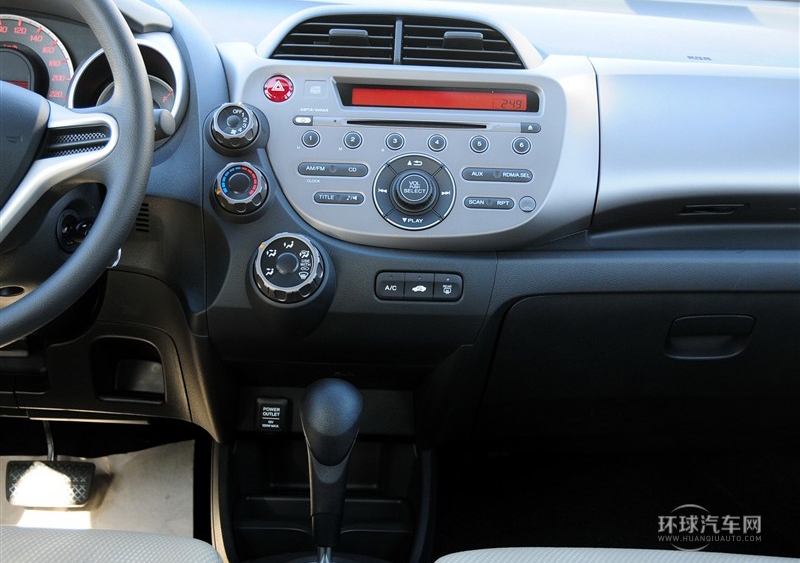 2011款 1.5L 自動豪華版