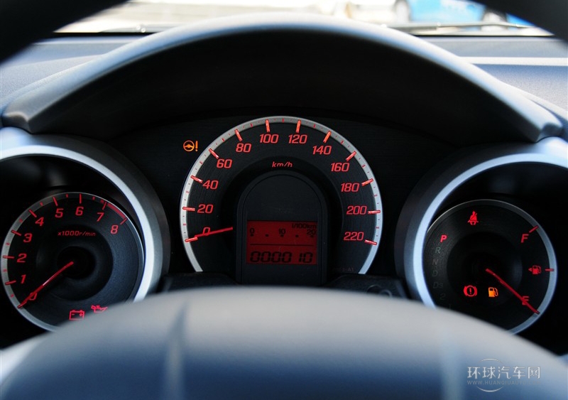 2011款 1.5L 自動(dòng)豪華版