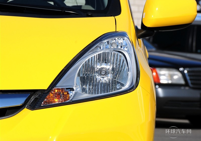 2011款 1.5L 自動(dòng)豪華版