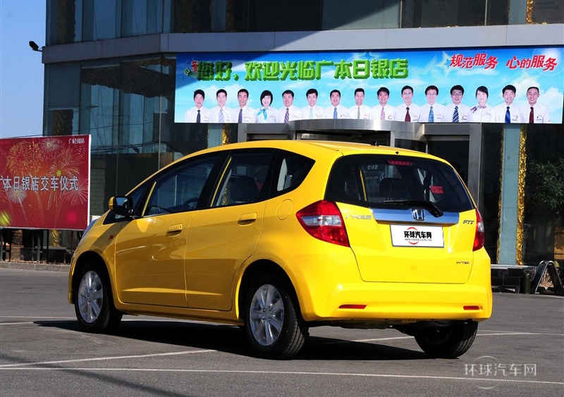 2011款 1.5L 自動豪華版