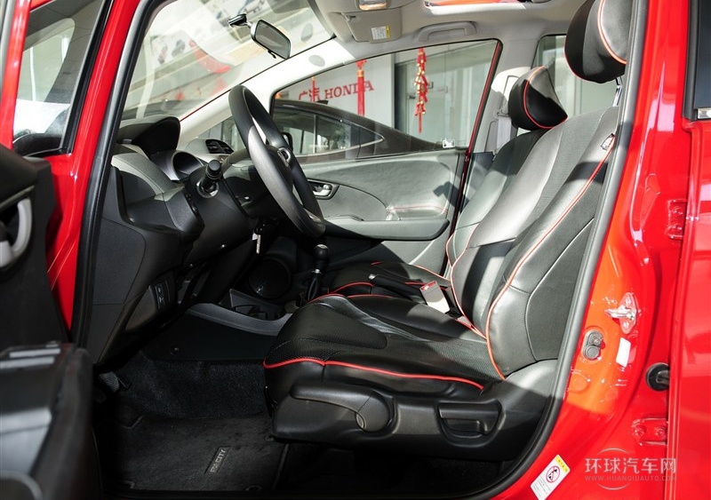 2011款 1.5L 手動(dòng)豪華版