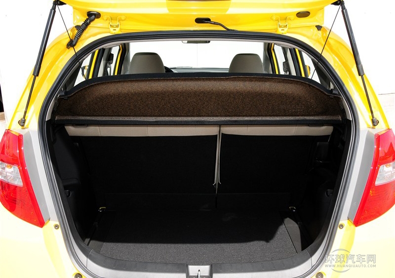 2011款 1.3L 自動(dòng)舒適版