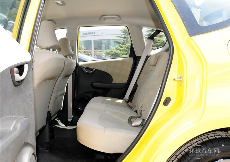 2011款 1.3L 自動舒適版