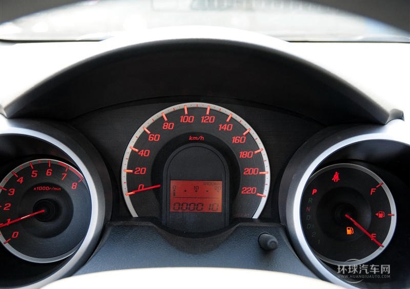 2011款 1.3L 自動(dòng)舒適版