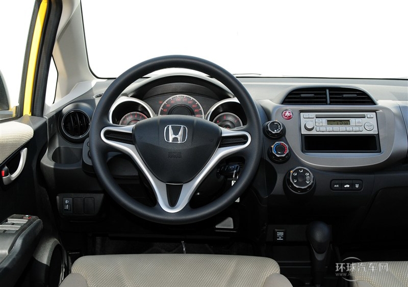 2011款 1.3L 自動舒適版