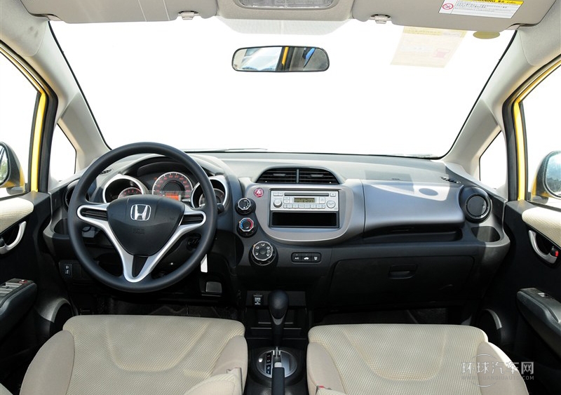 2011款 1.3L 自動舒適版