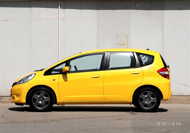 2011款 1.3L 自動舒適版