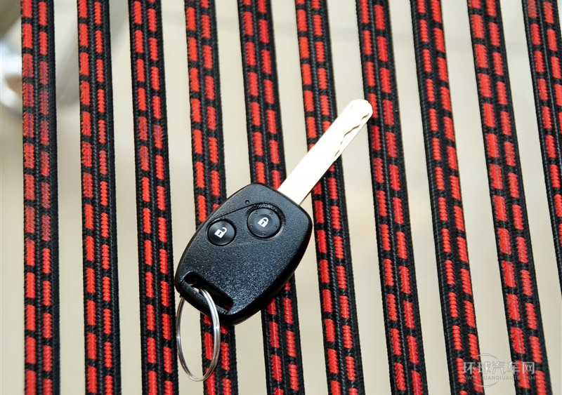 2011款 1.3L 手動舒適版