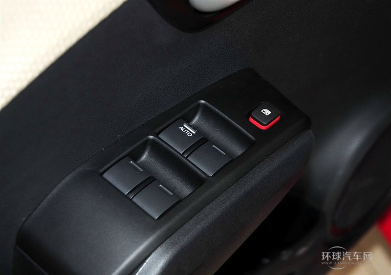 2011款 1.3L 手動舒適版