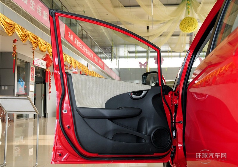 2011款 1.3L 手動舒適版