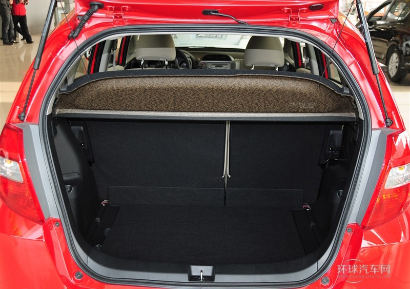 2011款 1.3L 手動舒適版