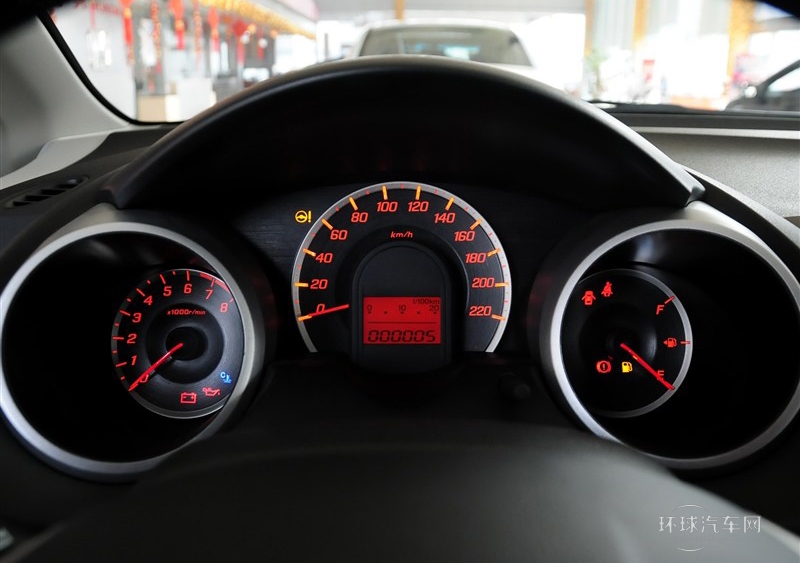 2011款 1.3L 手動舒適版