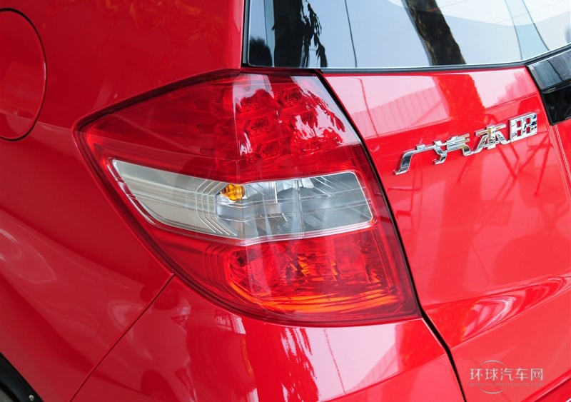 2011款 1.3L 手動舒適版