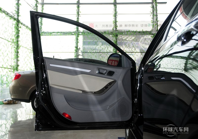 2012款 2.0L 手動智雅版