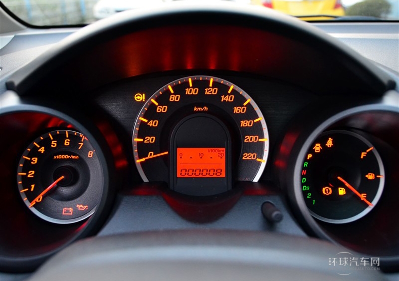 2011款 1.5L 自動全景天窗版